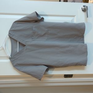 Figs Leon 3 Pocket Scrub Top, Small, Gray